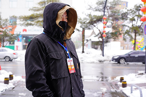 春雪中的守望者：疫情不除，我們不散